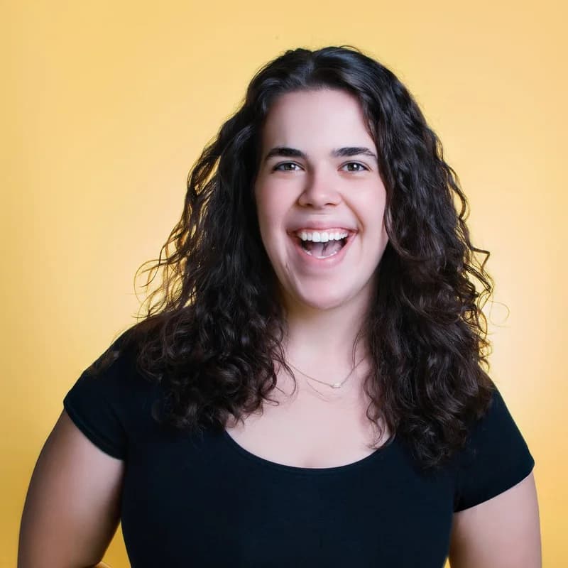 Hannah Beck — comedian at Hecklers Happy Hour comedy show in Chicago