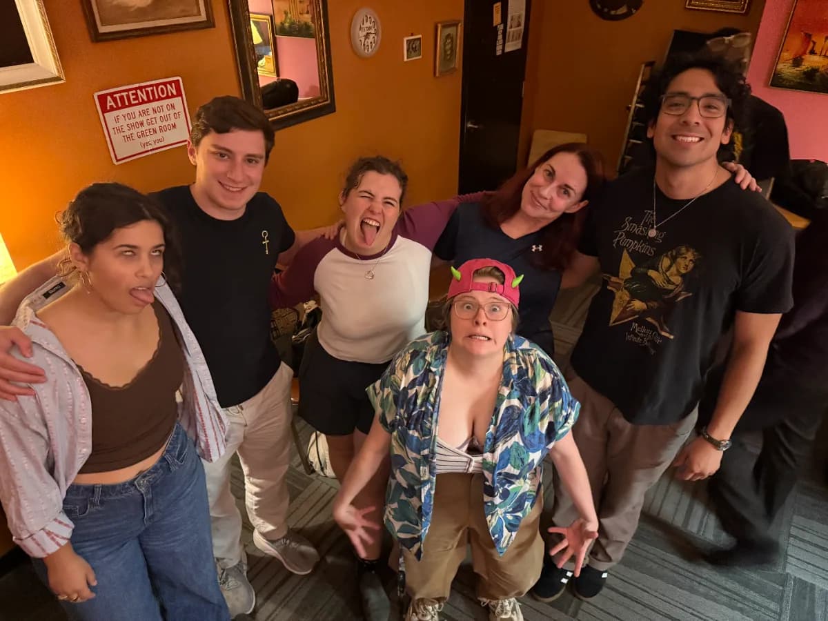 MacKenzie Shapiro, Spencer Gordman, Rich Gomez, Helen Driesen, Yarnmaze, and Katie Mark at Hecklers Happy Hour