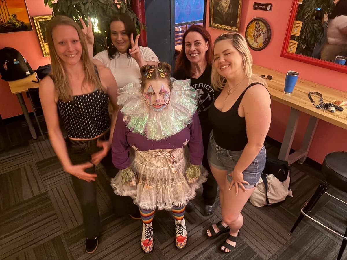 Carolyn Dickey, Sara Holcomb, Taylor Merlin, Katie Mark, and Yarnmaze at Hecklers Happy Hour